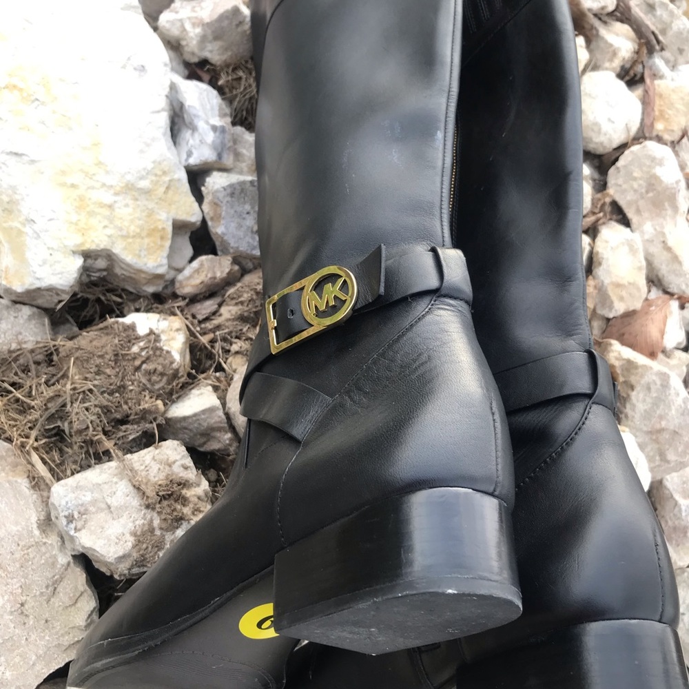 NWT, Michael Kors black boots. Size:9 / Length 15” w/ code no. SH18G - Picture 2 of 16